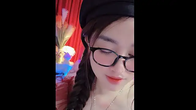 MiCandy-Lovee online show from 12-17-25, 02:12