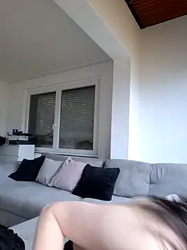 Lilly hase online show from 11-17-25, 09:37