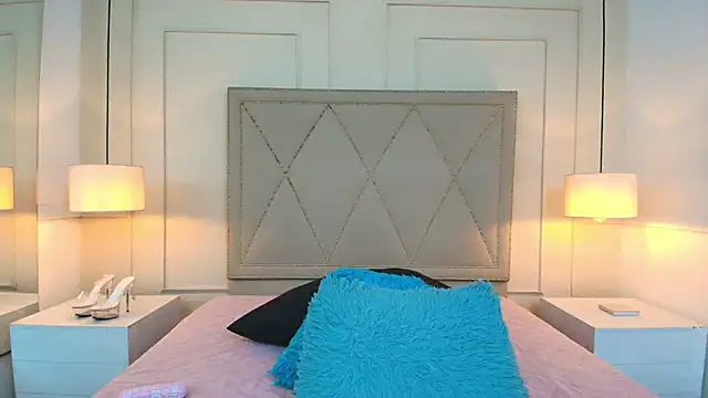 CarolinnaSaenz online show from 05-25-26, 11:49