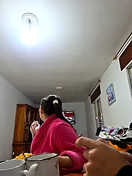 Snapshot of 7milo chatting on 02-13-26, 06:37 7milo online show from 02-13-26, 06:37