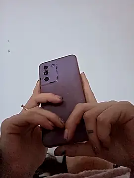 Snapshot of 7milo chatting on 02-22-26, 07:51 7milo online show from 02-22-26, 07:51