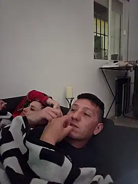 Snapshot of 7milo chatting on 03-29-26, 08:42 7milo online show from 03-29-26, 08:42