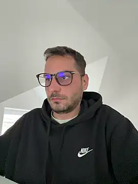 Snapshot of brrratan chatting on 11-12-25, 01:55 brrratan online show from 11-12-25, 01:55