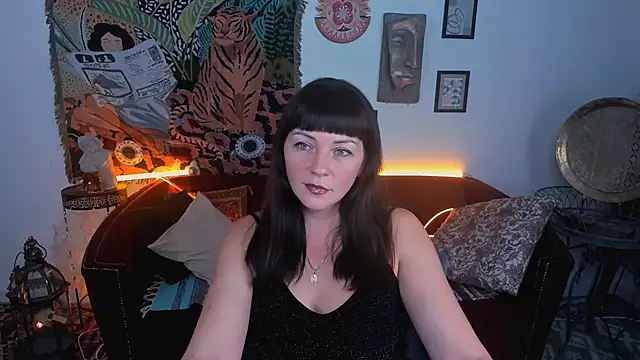 Snapshot of RosaliReed chatting on 11-14-25, 10:58 RosaliReed online show from 11-14-25, 10:58