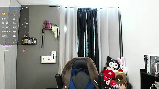 Snapshot of Charlott__V chatting on 07-23-26, 09:24 Charlott V online show from 07-23-26, 09:24