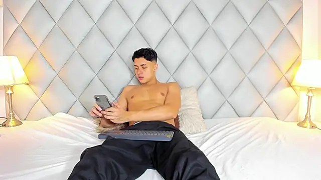 ZeusBrant online show from 04-28-26, 01:38