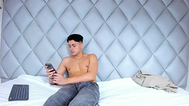 ZeusBrant online show from 04-30-26, 01:50