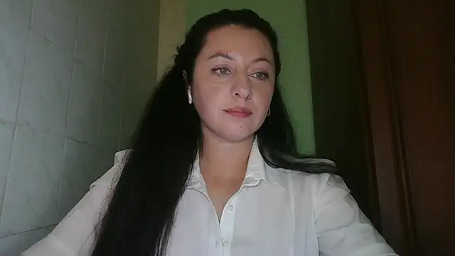 Snapshot of MelinaAx chatting on 11-15-25, 09:11 MelinaAx online show from 11-15-25, 09:11