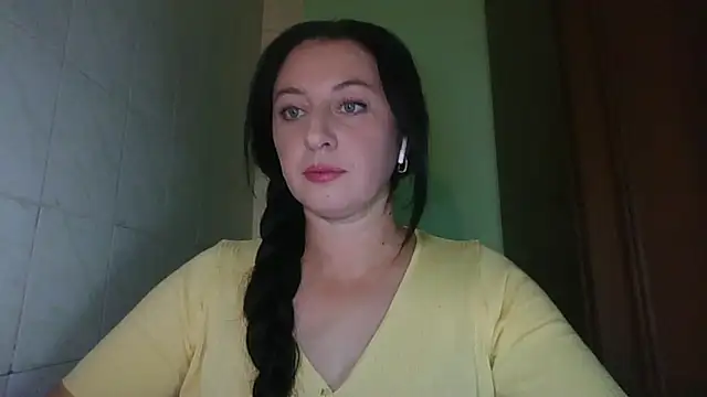 Snapshot of MelinaAx chatting on 11-18-25, 09:08 MelinaAx online show from 11-18-25, 09:08