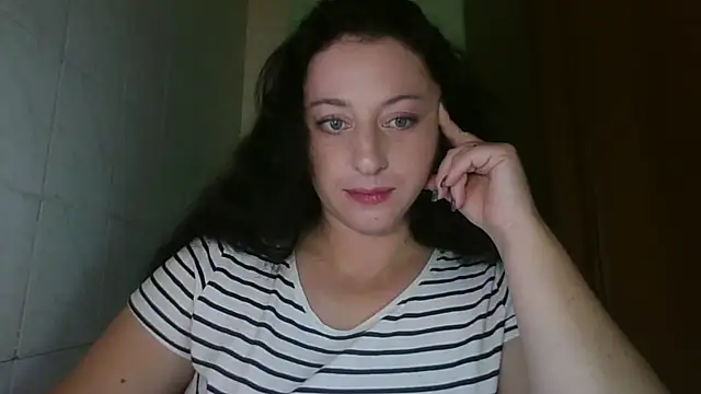 Snapshot of MelinaAx chatting on 11-22-25, 07:35 MelinaAx online show from 11-22-25, 07:35