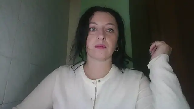 Snapshot of MelinaAx chatting on 11-24-25, 11:43 MelinaAx online show from 11-24-25, 11:43