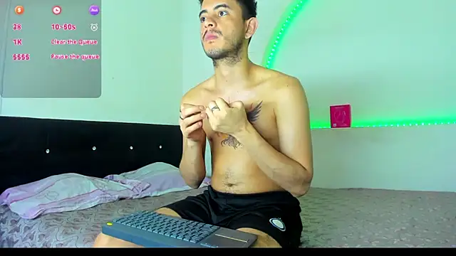 Snapshot of kaiborman00 chatting on 01-15-26, 11:59 kaiborman00 online show from 01-15-26, 11:59