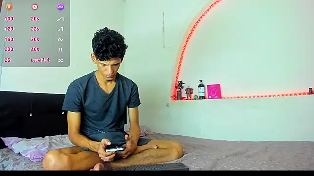 Snapshot of kaiborman00 chatting on 01-16-26, 12:20 kaiborman00 online show from 01-16-26, 12:20