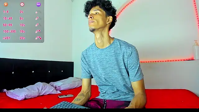 Snapshot of kaiborman00 chatting on 02-19-26, 03:02 kaiborman00 online show from 02-19-26, 03:02