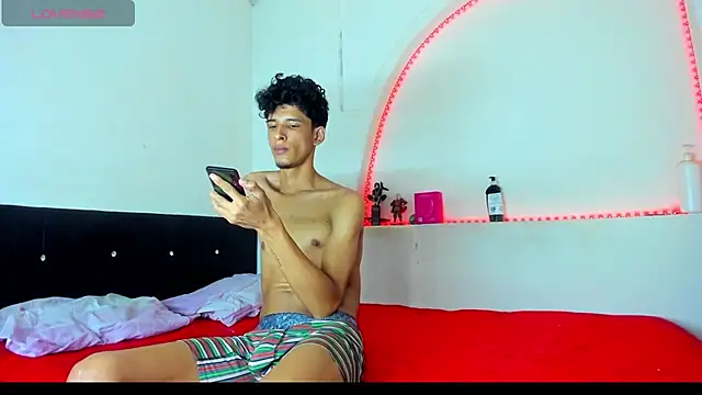 Snapshot of kaiborman00 chatting on 02-21-26, 02:56 kaiborman00 online show from 02-21-26, 02:56