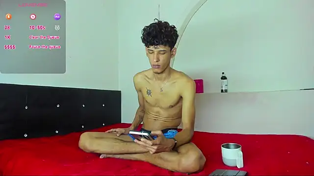 Snapshot of kaiborman00 chatting on 03-09-26, 03:21 kaiborman00 online show from 03-09-26, 03:21