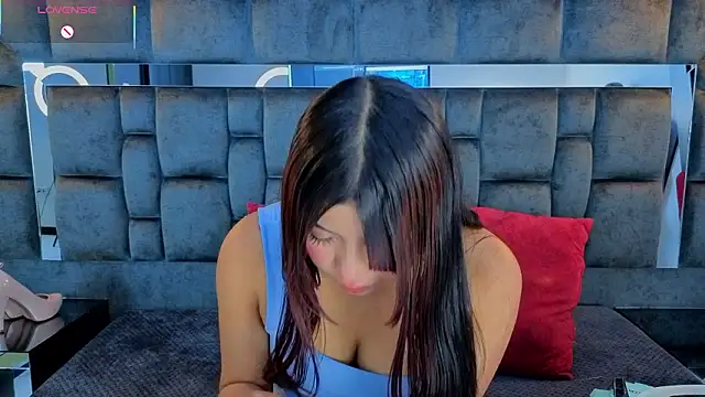 Snapshot of IssaJones_ chatting on 02-17-26, 07:53 IssaJones online show from 02-17-26, 07:53