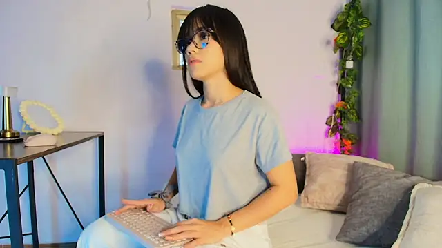 Snapshot of lizzy_kane chatting on 11-29-25, 08:12 lizzy kane online show from 11-29-25, 08:12