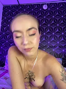 MelanyyJhonson15 online show from 06-17-26, 08:21