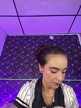 MelanyyJhonson15 online show from 06-27-26, 09:09