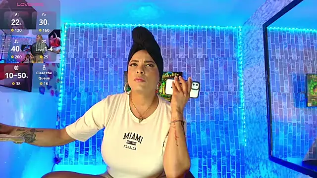 Snapshot of TAYLOR_S7 chatting on 03-10-26, 09:20 TAYLOR S7 online show from 03-10-26, 09:20