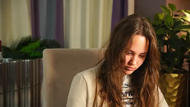 Snapshot of AlesiaTouhey chatting on 11-17-25, 12:00 AlesiaTouhey online show from 11-17-25, 12:00