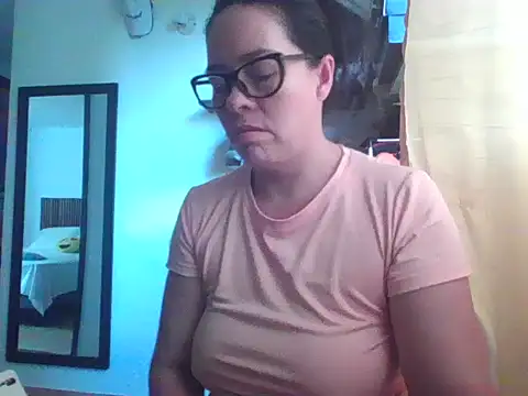 caroline 47 online show from 04-30-26, 03:29