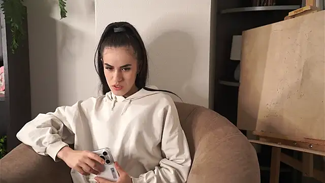 AngelWegge online show from 11-18-25, 04:39