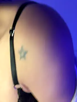 Snapshot of dolceragazza_15 chatting on 12-18-25, 10:16 dolceragazza 15 online show from 12-18-25, 10:16