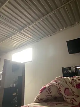 Snapshot of julianlondo111 chatting on 12-05-25, 01:42 julianlondo111 online show from 12-05-25, 01:42