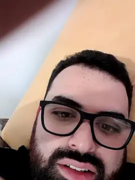 Snapshot of julianlondo111 chatting on 02-25-26, 11:14 julianlondo111 online show from 02-25-26, 11:14