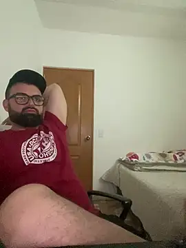 Snapshot of julianlondo111 chatting on 03-13-26, 04:41 julianlondo111 online show from 03-13-26, 04:41