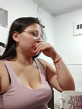 OliviaMartinez2 online show from 11-26-25, 10:33