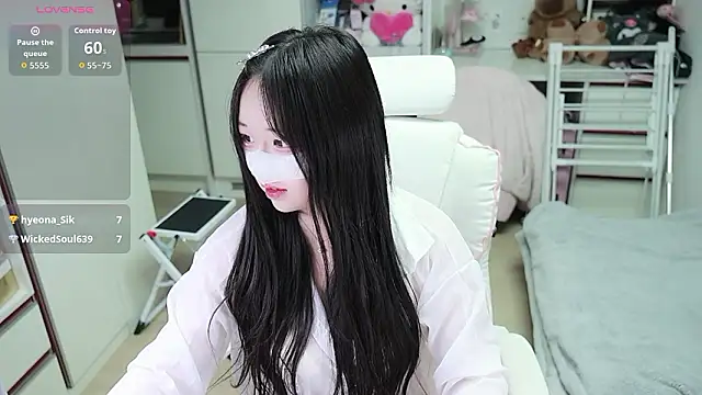 kimhyeona2005 online show from 04-30-26, 12:00