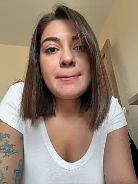 Snapshot of Lovynna chatting on 07-15-26, 01:16 Lovynna online show from 07-15-26, 01:16