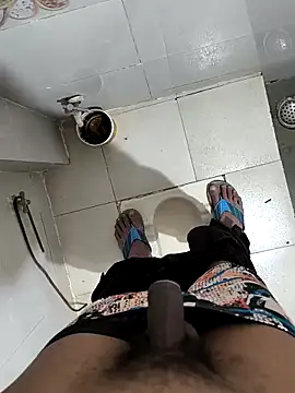 Snapshot of Ritik143jhil chatting on 11-17-25, 12:11 Ritik143jhil online show from 11-17-25, 12:11