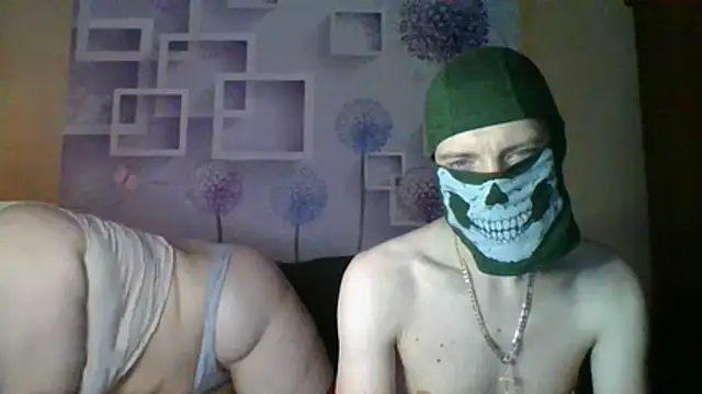 Snapshot of honey_sweet_couple chatting on 12-04-25, 07:33 honey sweet couple online show from 12-04-25, 07:33