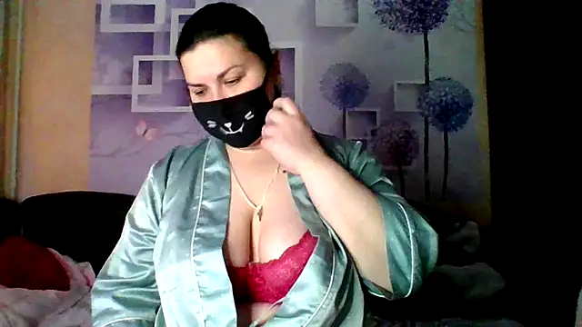 Snapshot of honey_sweet_couple chatting on 12-19-25, 05:25 honey sweet couple online show from 12-19-25, 05:25