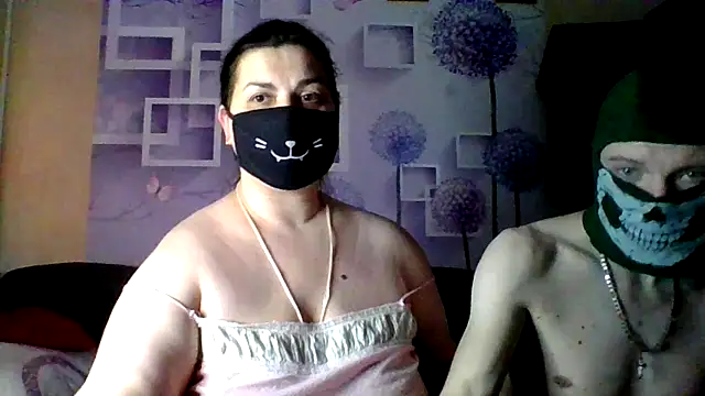 Snapshot of honey_sweet_couple chatting on 01-06-26, 08:34 honey sweet couple online show from 01-06-26, 08:34