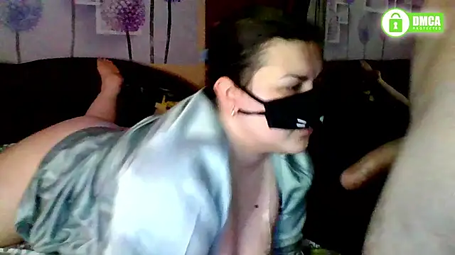 Snapshot of honey_sweet_couple chatting on 01-13-26, 03:50 honey sweet couple online show from 01-13-26, 03:50