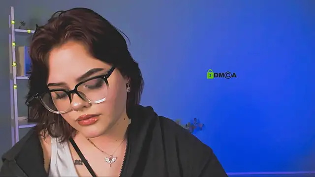 Snapshot of lika_pop chatting on 12-18-25, 08:04 lika pop online show from 12-18-25, 08:04