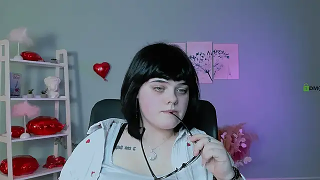 Snapshot of lika_pop chatting on 02-25-26, 08:18 lika pop online show from 02-25-26, 08:18