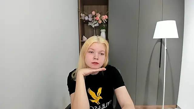 Snapshot of YenAlberda chatting on 11-16-25, 05:02 YenAlberda online show from 11-16-25, 05:02