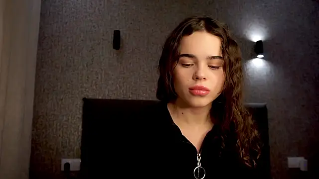 lindaTT online show from 11-27-25, 01:13