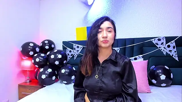 VictoriaRouge  online show from 06-11-26, 08:29