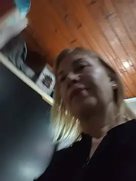 SexyMilf1211 online show from 06-25-26, 02:10