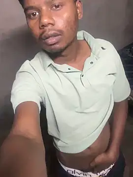 Snapshot of banty05 chatting on 11-28-25, 05:15 banty05 online show from 11-28-25, 05:15