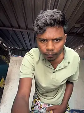 Snapshot of banty05 chatting on 12-01-25, 04:06 banty05 online show from 12-01-25, 04:06