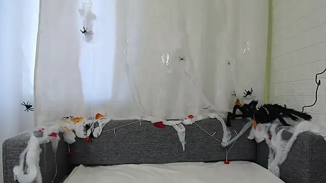 Snapshot of Sansa_Dream chatting on 10-30-25, 07:32 Sansa Dream online show from 10-30-25, 07:32