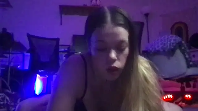 Snapshot of Luna_Ray_21 chatting on 12-03-25, 04:09 Luna Ray 21 online show from 12-03-25, 04:09